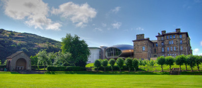 愛丁堡龍比亞大學
