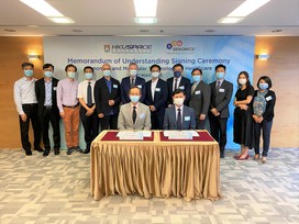 Group photo of representatives from HKU SPACE and ACT Genomics