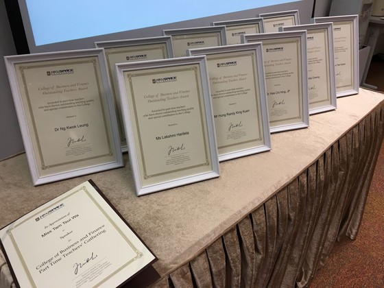 Professor Ning Liu, the Deputy Director (Business & China) cum Head of the College presented a total of 10 awards to recipients of the Outstanding Part Time Teacher’s award to the teachers