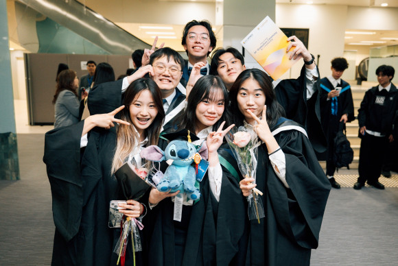 香港大學附屬學院第24屆畢業典禮圓滿舉行 