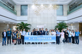 Group photo of the delegation visiting KingMed Diagnostics