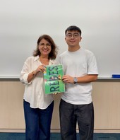 恭喜陳先生獲得西班牙語中級證書課程的傑出表現獎 ! ¡Felicitaciones! (2026年9月)